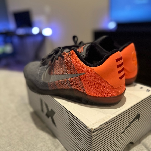 Kobe XI Elite Easter men’s size 8. Worn 1 time. - Picture 3 of 6